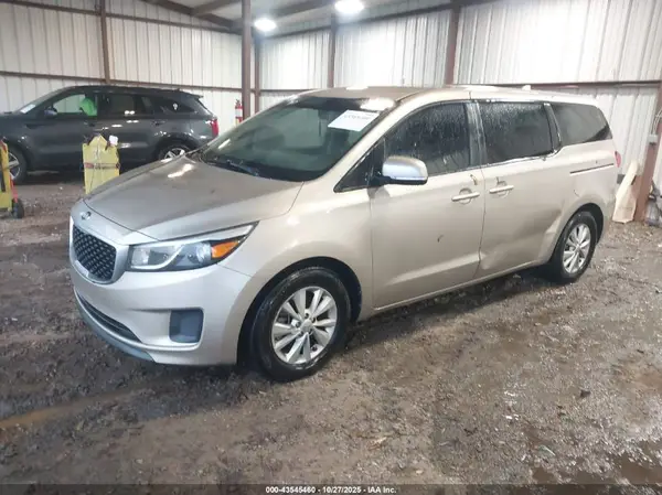 KNDMB5C14H6225446 2017 KIA SEDONA - Image 2