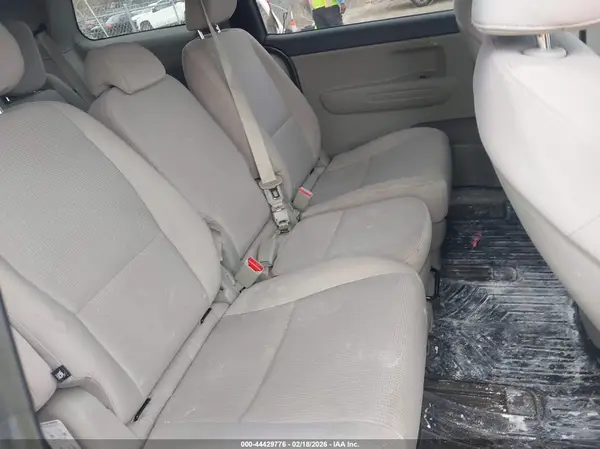 KNDMB5C14H6227570 2017 KIA SEDONA - Image 8