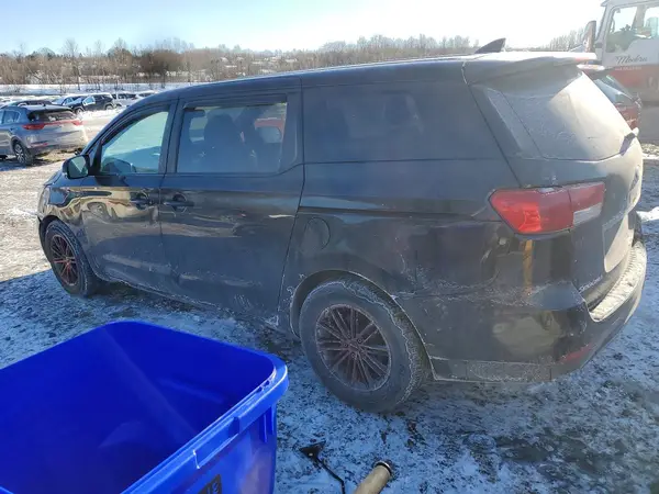 KNDMB5C14H6228461 2017 KIA SEDONA - Image 2