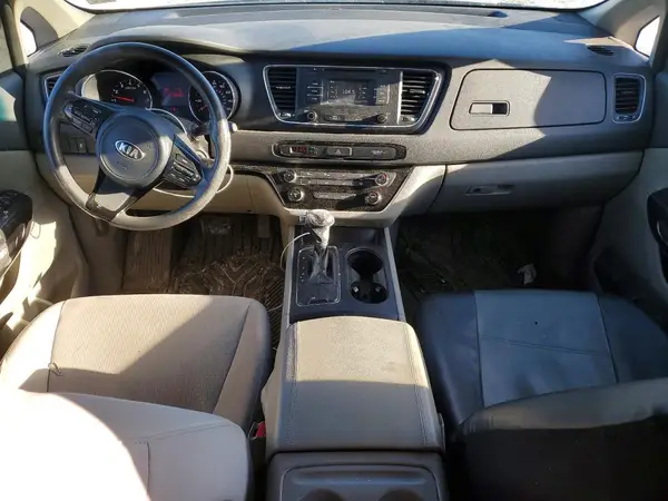 KNDMB5C14H6228461 2017 KIA SEDONA - Image 8