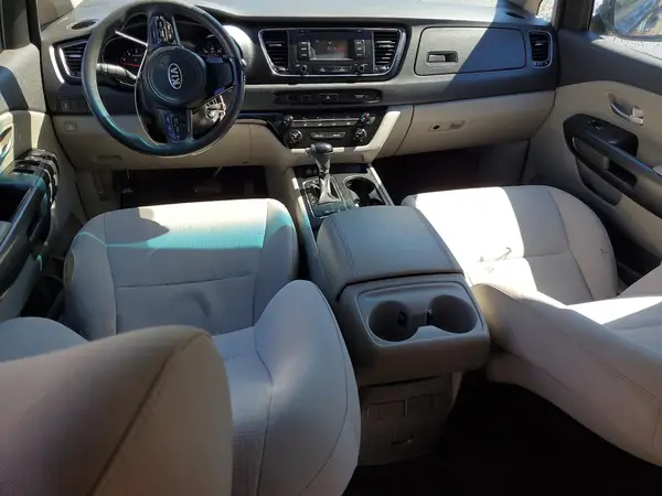 KNDMB5C14H6228668 2017 KIA SEDONA - Image 8