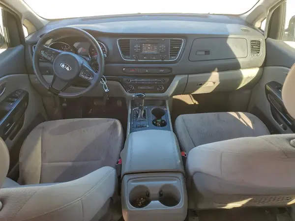 KNDMB5C14H6231330 2017 KIA SEDONA - Image 8