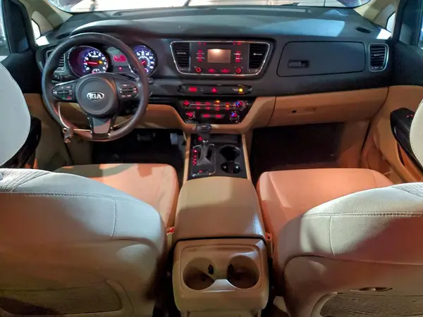 KNDMB5C14H6231568 2017 KIA SEDONA - Image 8
