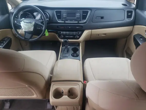 KNDMB5C14H6231571 2017 KIA SEDONA - Image 8