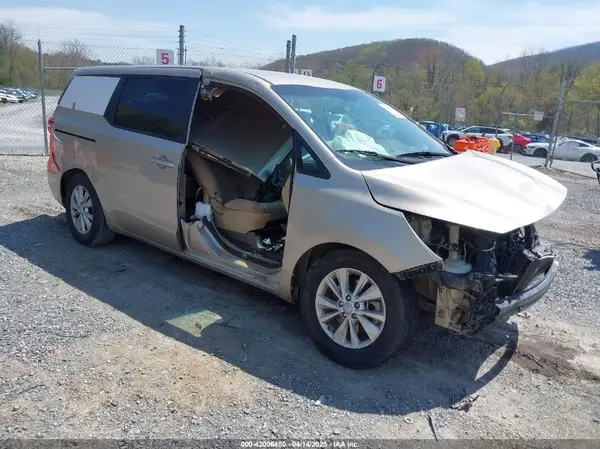 KNDMB5C14H6233059 2017 KIA SEDONA - Image 1