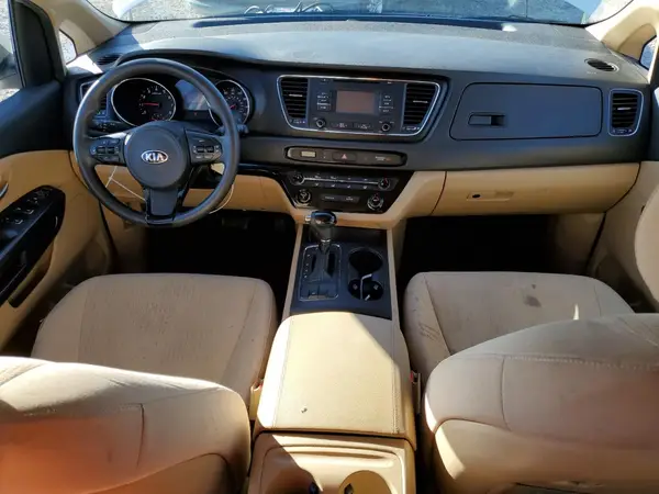 KNDMB5C14H6233076 2017 KIA SEDONA - Image 8