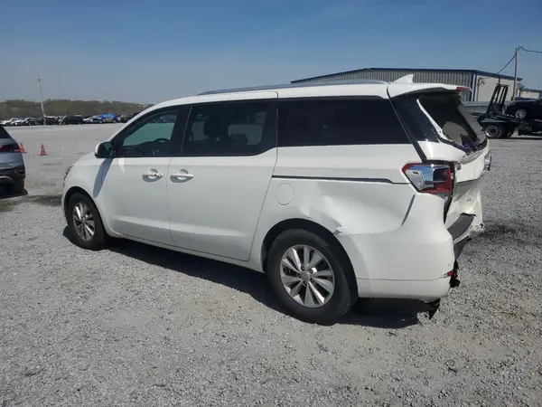 KNDMB5C14H6237144 2017 KIA SEDONA - Image 2