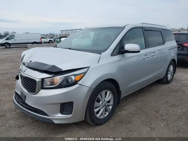 KNDMB5C14H6248211 2017 KIA SEDONA - Image 2