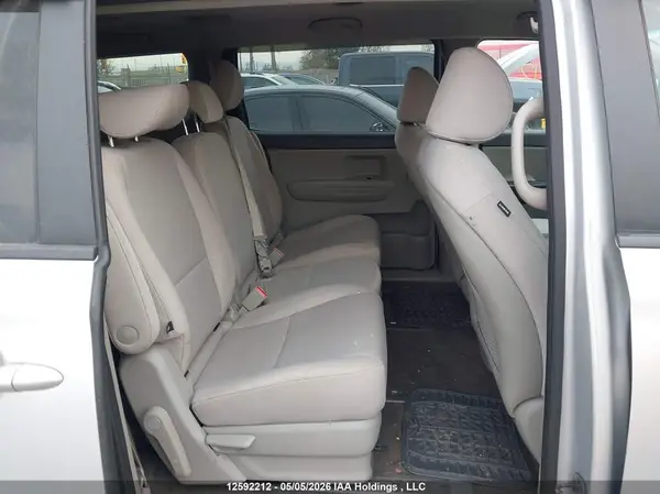 KNDMB5C14H6248211 2017 KIA SEDONA - Image 8