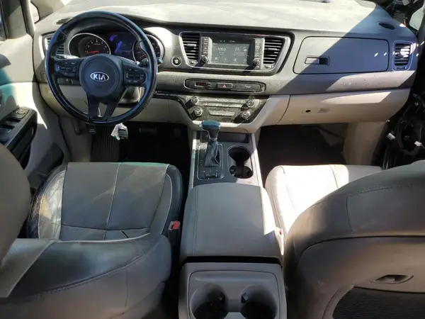 KNDMB5C14H6252789 2017 KIA SEDONA - Image 8