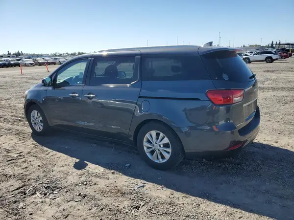 KNDMB5C14H6253943 2017 KIA SEDONA - Image 2