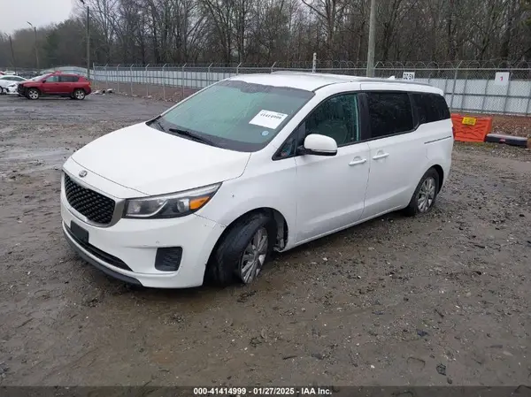 KNDMB5C14H6260388 2017 KIA SEDONA - Image 2