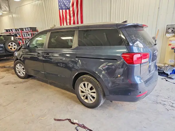 KNDMB5C14H6266336 2017 KIA SEDONA - Image 2