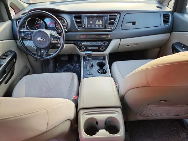 KNDMB5C14H6269799 2017 KIA SEDONA - Image 8
