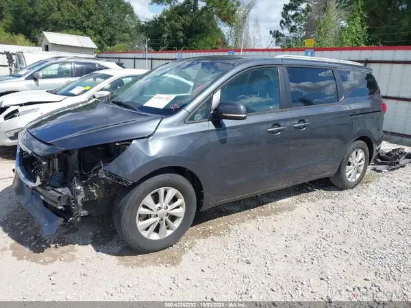 KNDMB5C14H6280849 2017 KIA SEDONA - Image 2