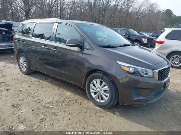 KNDMB5C14H6282214 2017 KIA SEDONA - Image 1