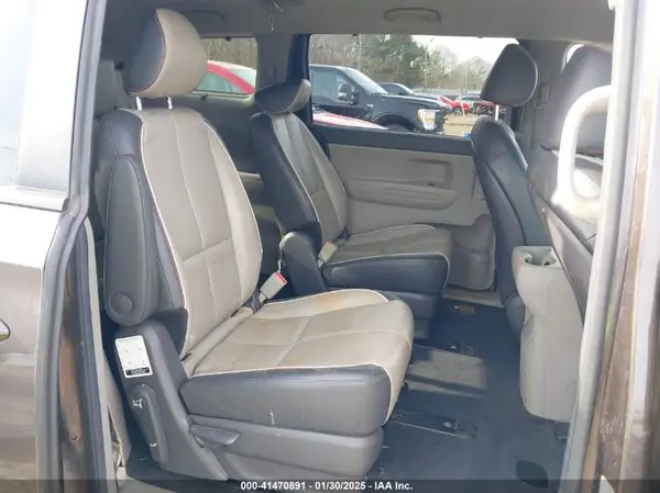 KNDMB5C14H6282214 2017 KIA SEDONA - Image 8