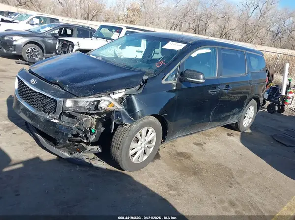 KNDMB5C14H6283752 2017 KIA SEDONA - Image 2