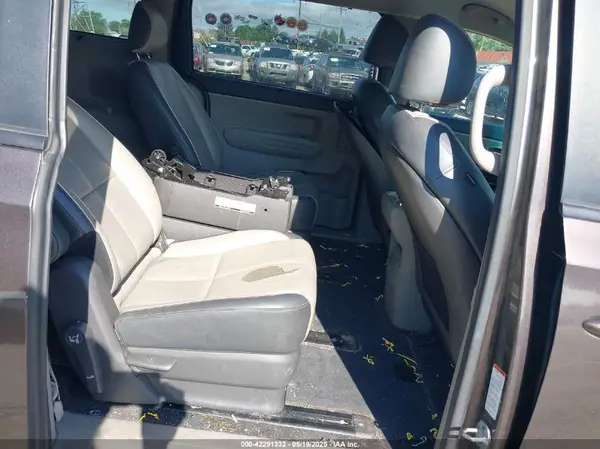 KNDMB5C14H6283833 2017 KIA SEDONA - Image 8