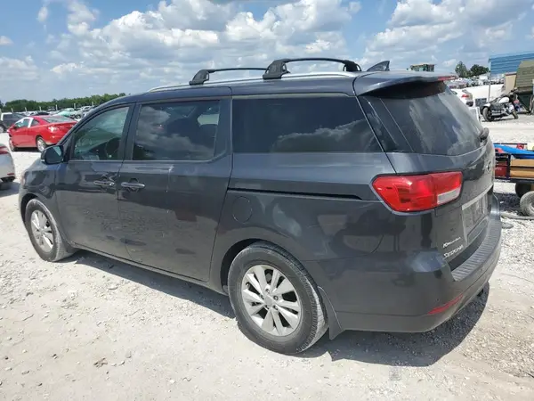 KNDMB5C14H6290586 2017 KIA SEDONA - Image 2