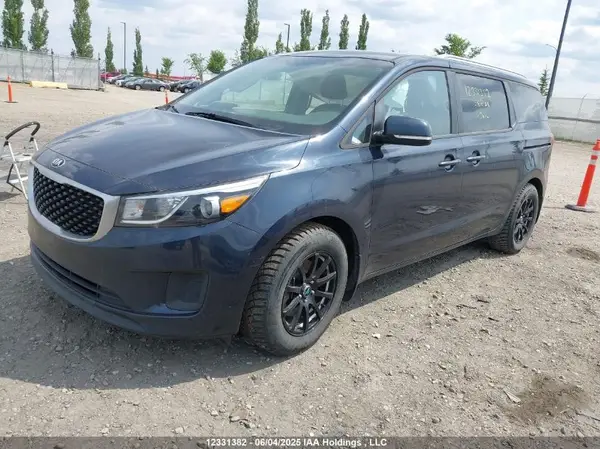 KNDMB5C14H6296209 2017 KIA SEDONA - Image 2