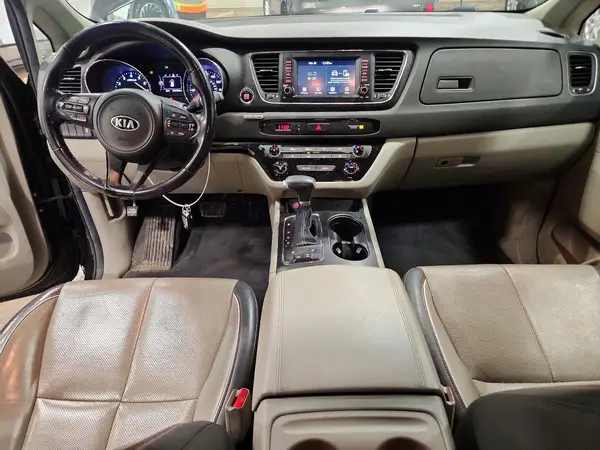 KNDMB5C14H6307015 2017 KIA SEDONA - Image 8