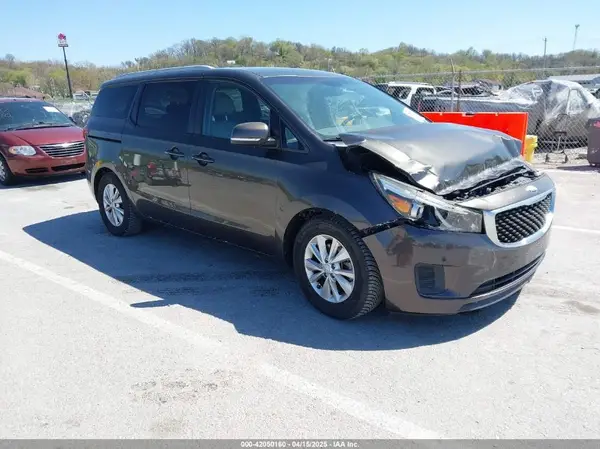 KNDMB5C14H6320184 2017 KIA SEDONA - Image 1