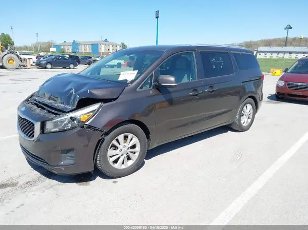 KNDMB5C14H6320184 2017 KIA SEDONA - Image 2