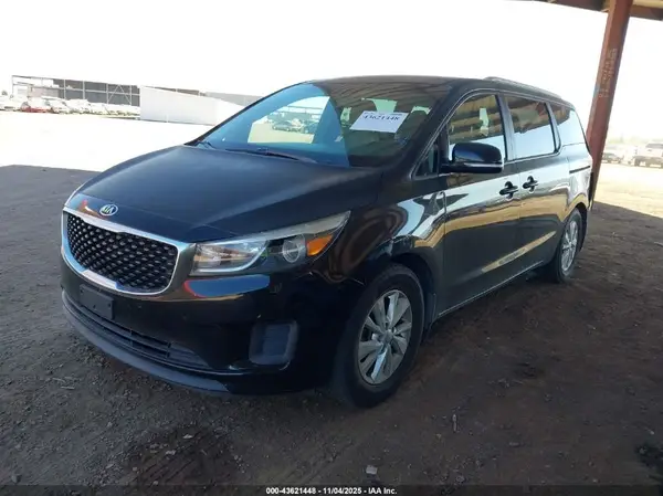KNDMB5C14H6324090 2017 KIA SEDONA - Image 2