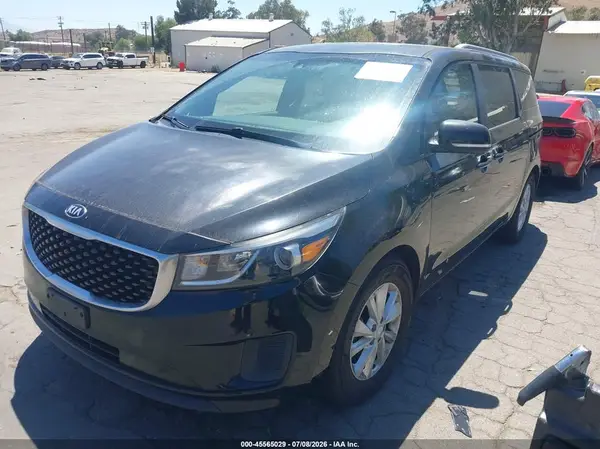 KNDMB5C14H6324929 2017 KIA SEDONA - Image 2