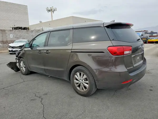 KNDMB5C14H6326213 2017 KIA SEDONA - Image 2
