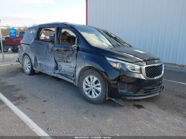 KNDMB5C14H6327345 2017 KIA SEDONA - Image 1