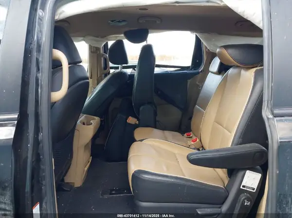 KNDMB5C14H6327345 2017 KIA SEDONA - Image 8