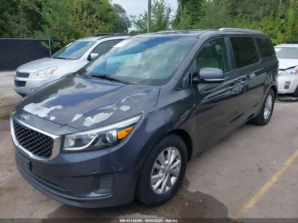 KNDMB5C14H6328429 2017 KIA SEDONA - Image 2