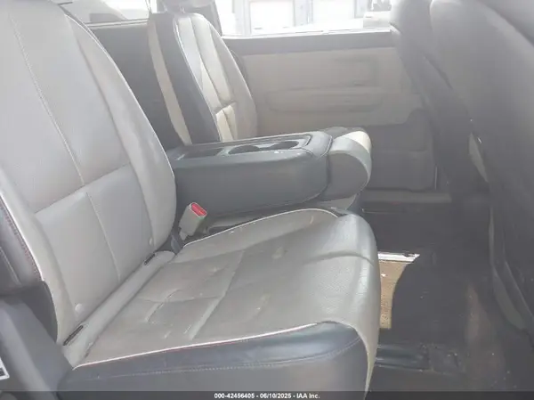 KNDMB5C14H6330486 2017 KIA SEDONA - Image 8