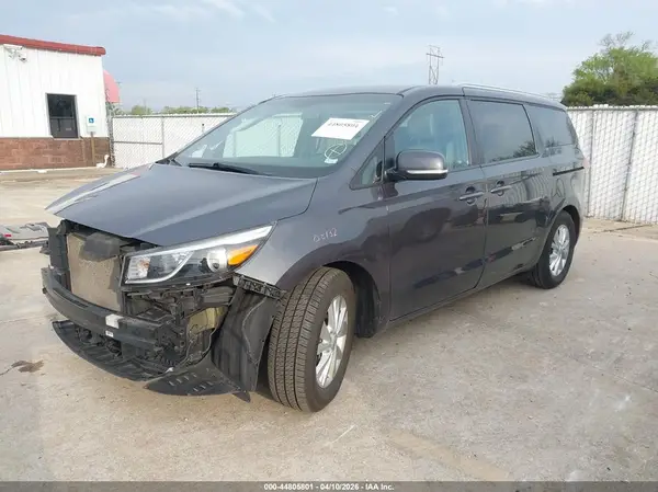 KNDMB5C14H6330911 2017 KIA SEDONA - Image 2