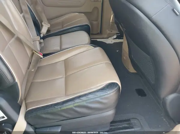 KNDMB5C14H6331069 2017 KIA SEDONA - Image 8