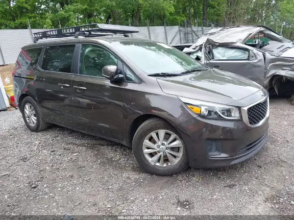 KNDMB5C14H6332027 2017 KIA SEDONA - Image 1