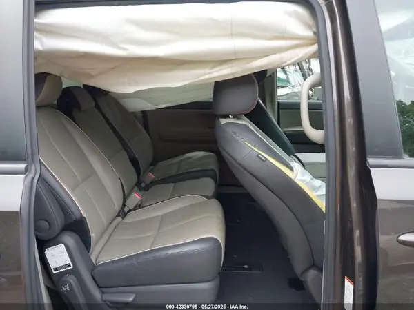 KNDMB5C14H6332027 2017 KIA SEDONA - Image 8