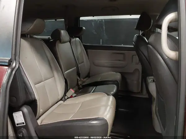 KNDMB5C14H6333338 2017 KIA SEDONA - Image 8