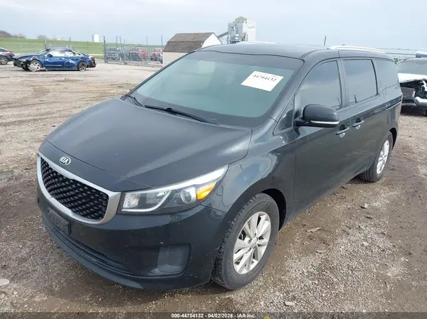 KNDMB5C14H6335350 2017 KIA SEDONA - Image 2
