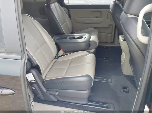 KNDMB5C14H6335350 2017 KIA SEDONA - Image 8