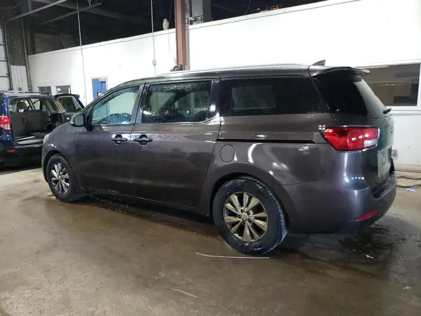 KNDMB5C14H6337938 2017 KIA SEDONA - Image 2