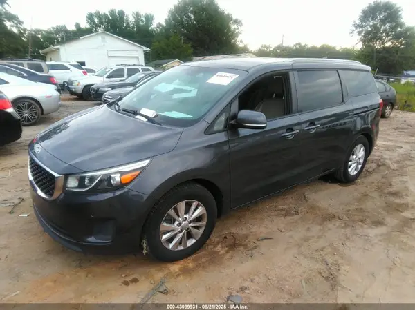 KNDMB5C14H6338359 2017 KIA SEDONA - Image 2