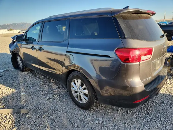 KNDMB5C14H6338832 2017 KIA SEDONA - Image 2