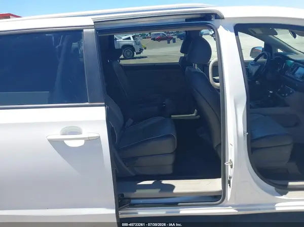 KNDMB5C14H6339186 2017 KIA SEDONA - Image 8