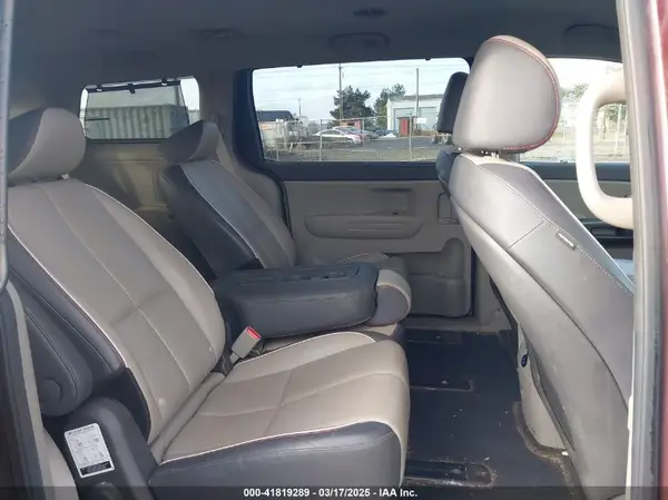KNDMB5C14H6339494 2017 KIA SEDONA - Image 8