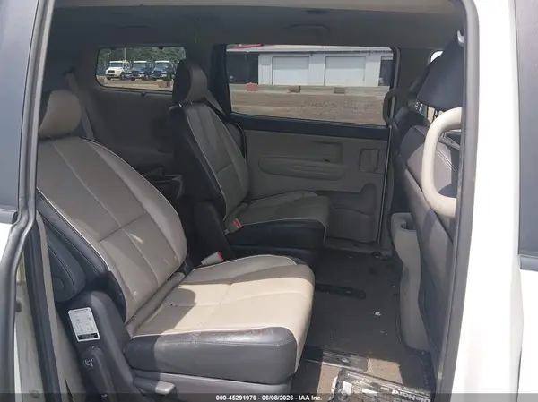 KNDMB5C14H6339723 2017 KIA SEDONA - Image 8