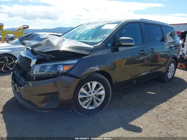 KNDMB5C14H6340094 2017 KIA SEDONA - Image 2