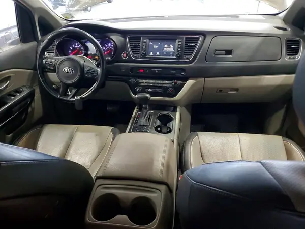 KNDMB5C14J6350906 2018 KIA SEDONA - Image 8